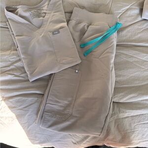 FIGS rare tan scrubs set